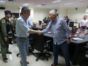 AUTORIDADES. El presidente Guillermo Lasso y el ministro de Defensa, Luis Lara.