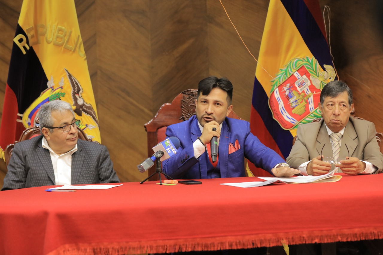 Abogado municipal defiende a Picoita ante denuncias de remoción