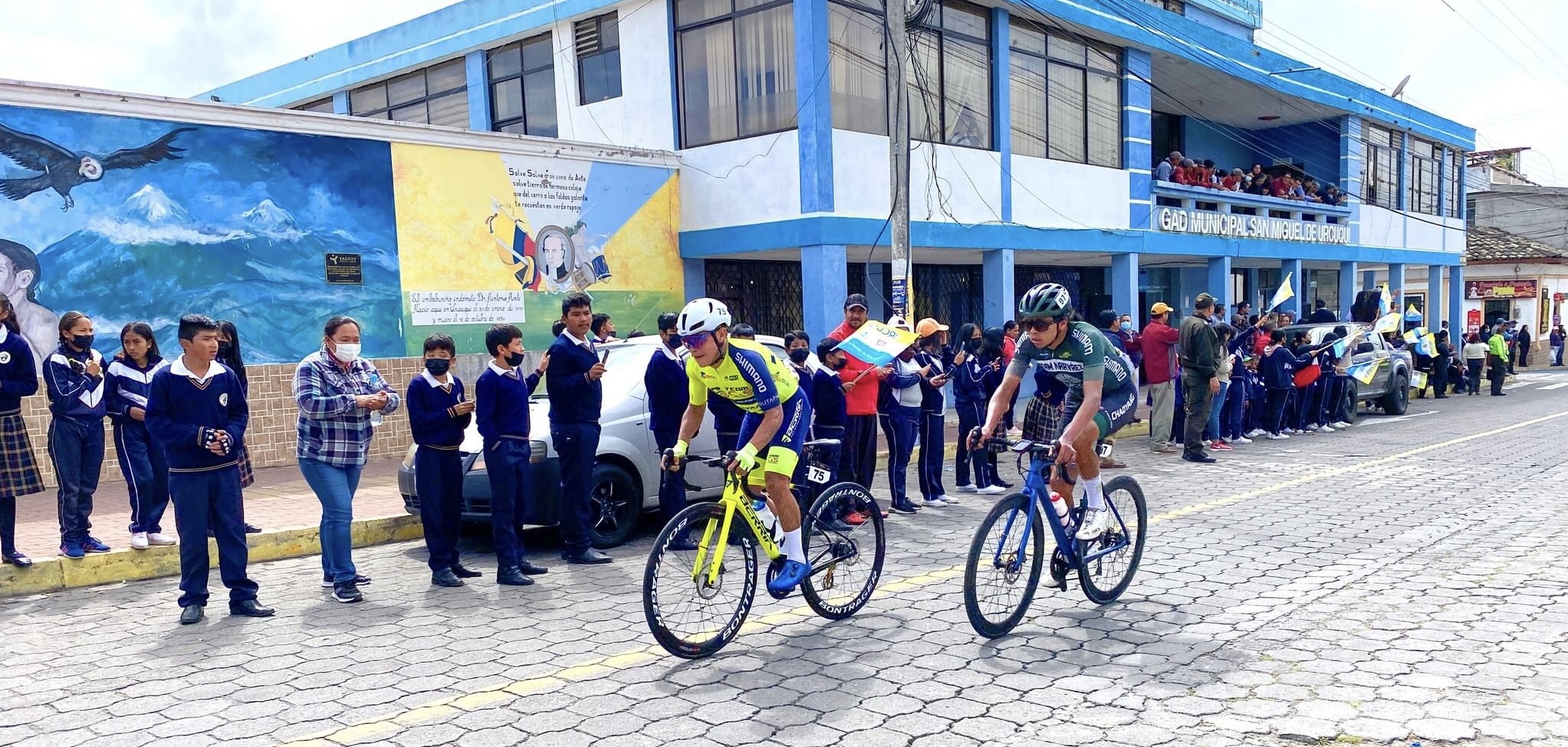 Recorrido. El grupo de ciclistas hizo su paso por Imbabura este 15 de noviembre de 2022.