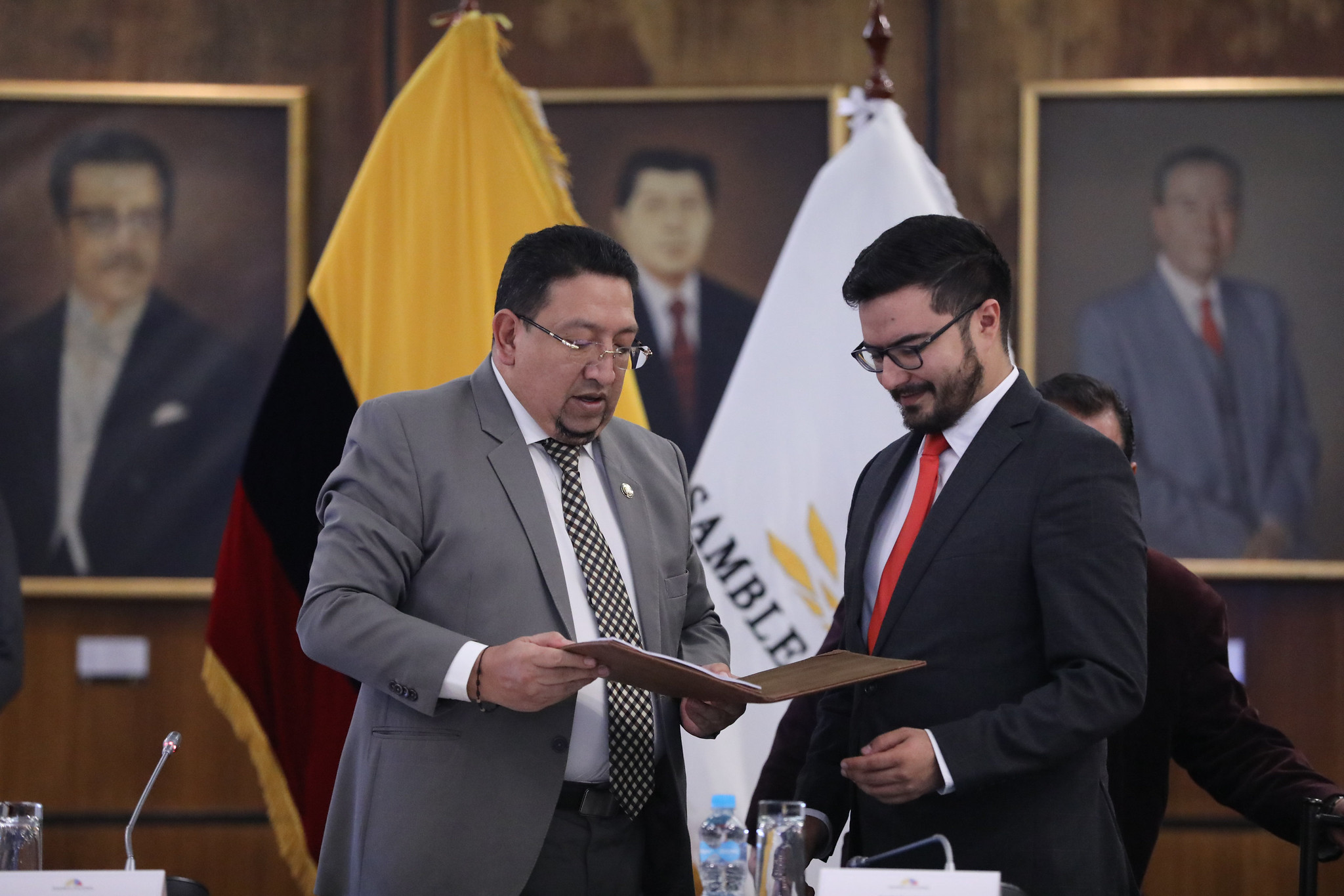 HECHO. Virgilio Saquicela y Fabián Pozo anunciaron acuerdos entre Gobierno y Asamblea para una nueva Ley de Inversiones.