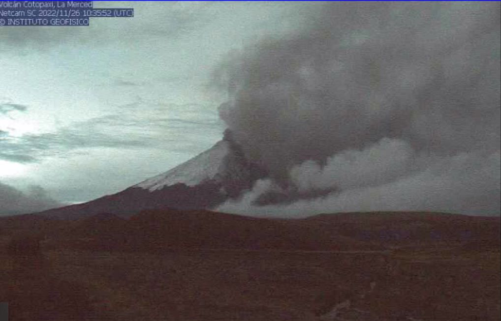 En 10 sectores de Quito se registra caída de ceniza del Volcán Cotopaxi