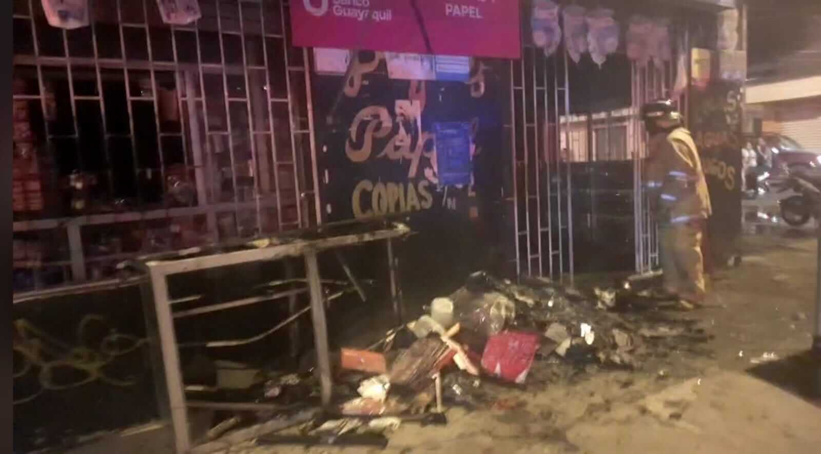 Incendió ‘acabó’ con una librería en Quevedo