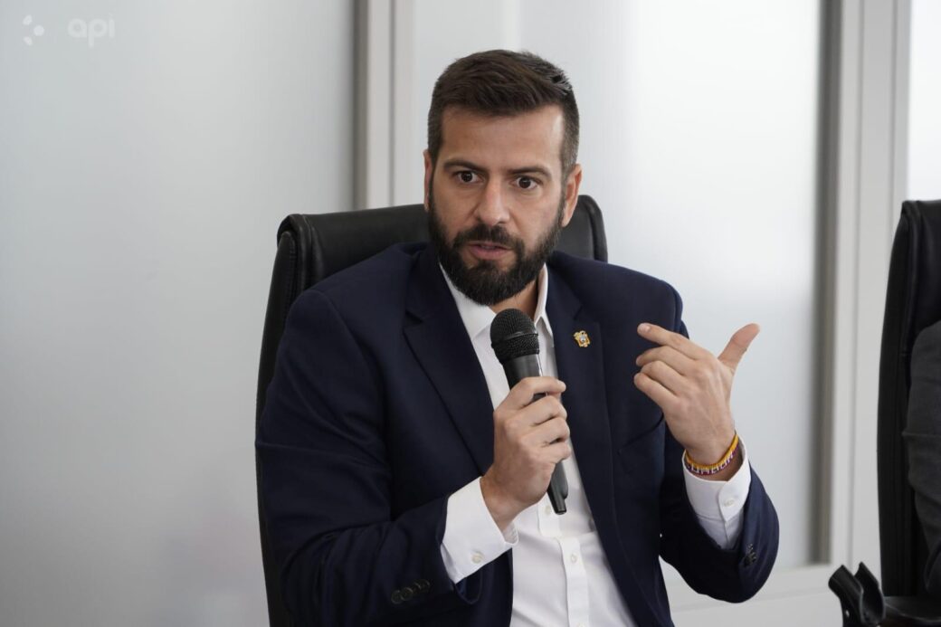 Ministro de Economía asegura que condonación de deudas hasta $10.000 pone en riesgo el patrimonio de Banecuador