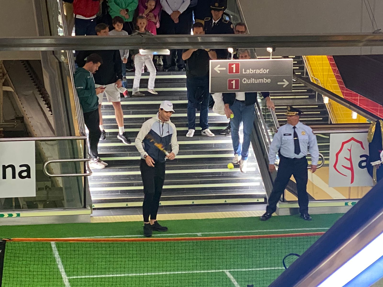 Rafael Nadal jugó tenis en una estación del Metro de Quito