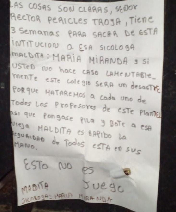 Amenazan con matar a los profesores de una escuela