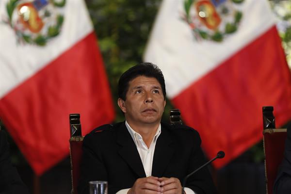 Las claves del proceso que pide la inhabilitación del presidente de Perú