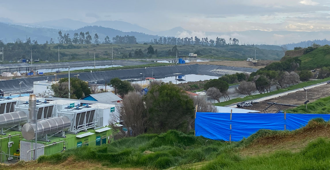 GESTIÓN. En estas piscinas se procesan alrededor de 500 metros cúbicos de lixiviados, cada día, en el relleno sanitario de Quito.