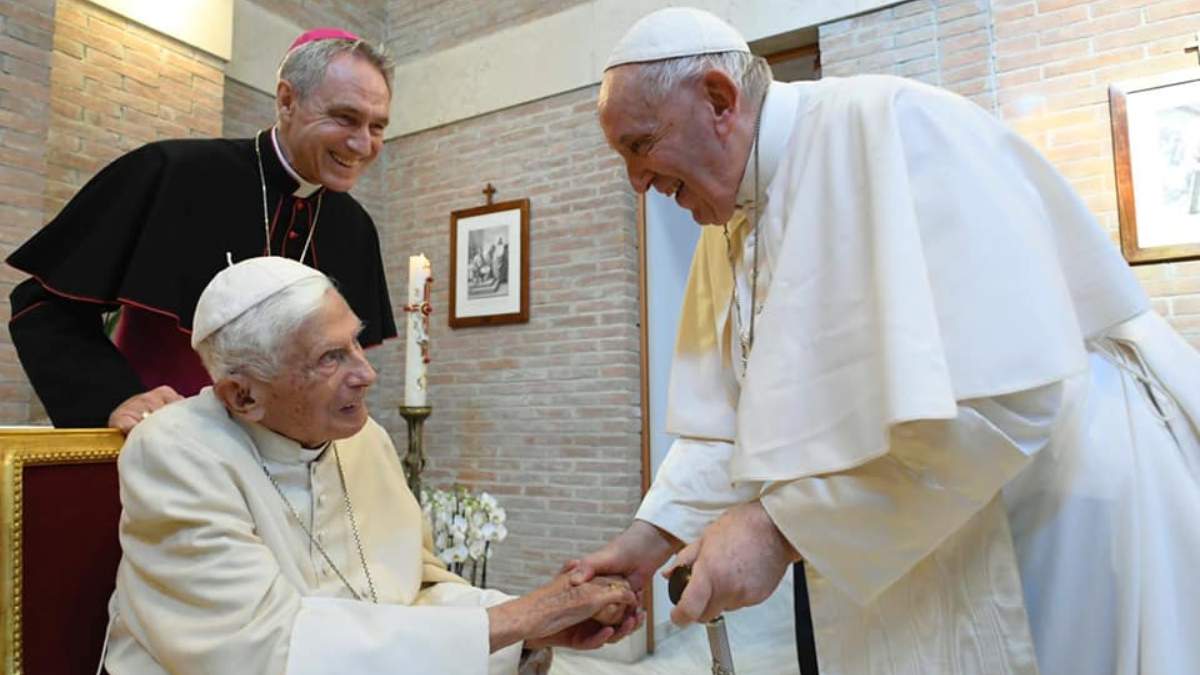 Ecuador envía condolencias al Papa por fallecimiento de Benedicto XVI