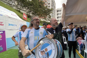Argentinos en Quito celebran el pase a la final de Catar 2022