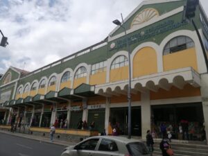 Mercados, Simert y otros servicios en Loja durante el feriado