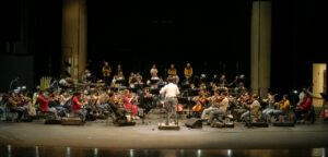 Solistas y coros en ‘Dulce Navidad’ de la Orquesta Sinfónica de Loja