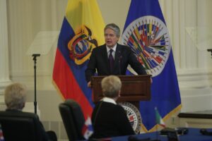 Lasso dice que Castillo «violentó el orden constitucional de Perú» y apoya a Boluarte