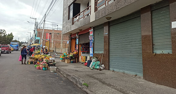 Locales cierran temprano por inseguridad en el mercado Mayorista de Ambato