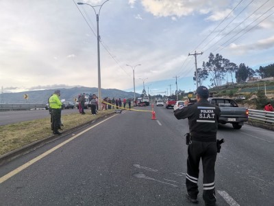 Personal policial del SIAT de Tungurahua realizó las pericias del caso y el levantamiento de los restos del infortunado.