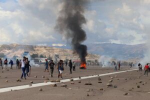 Aumenta a 20 el balance de muertos por las protestas en Perú