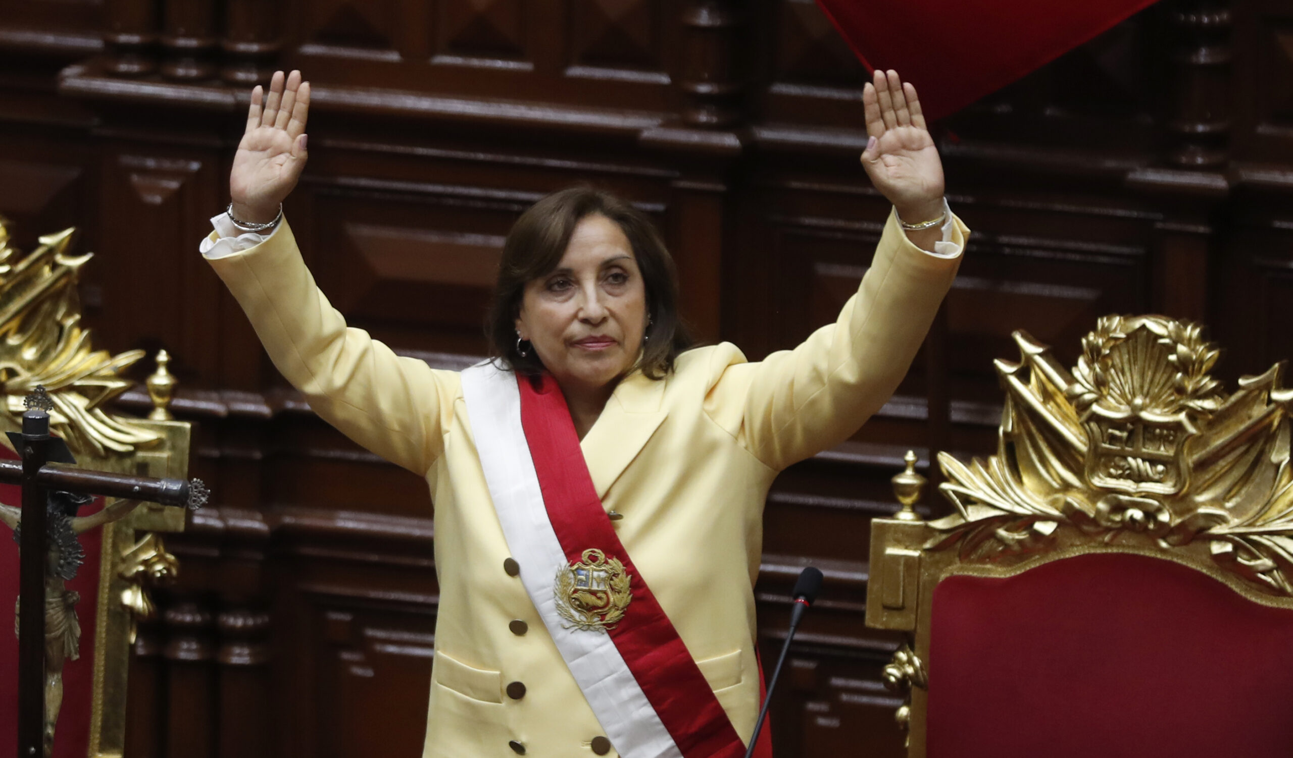 Histórico. Dina Boluarte juró como la primera presidenta en la historia republicana de Perú.