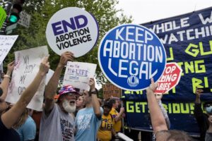Una corte en Arizona prohíbe que doctores sean penalizados por realizar abortos