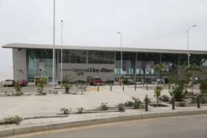 Ecuador busca posicionar aeropuerto de Manta entre las aerolíneas extranjeras
