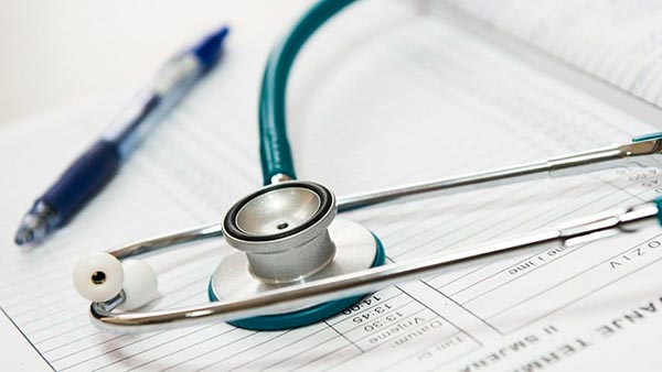 Campaña de salud gratuita se desarrolla en Ambato