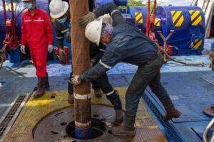 Petroecuador recibe licencia ambiental para aumentar producción en dos campos petroleros