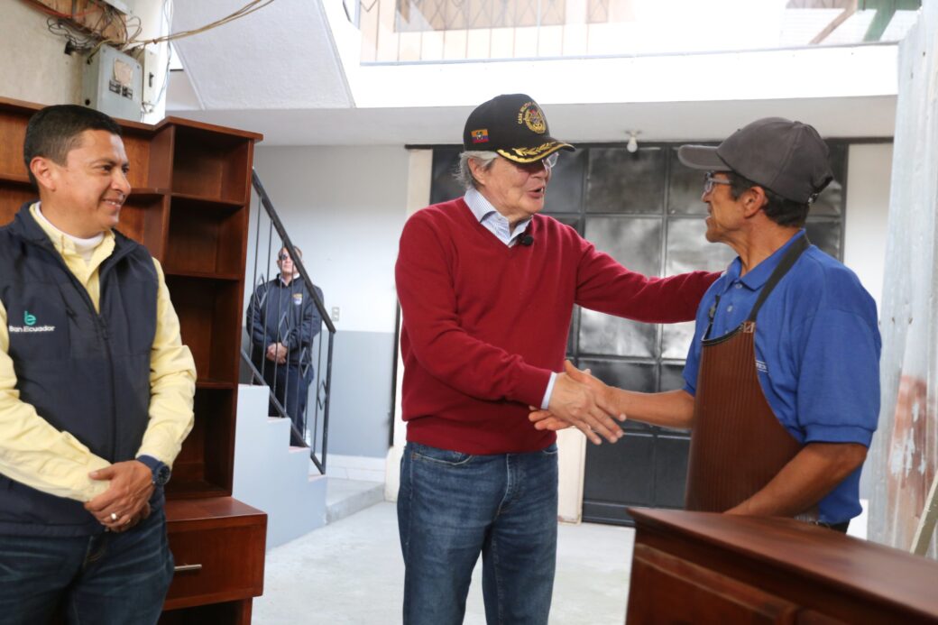 Multas, pensiones alimenticias, afiliaciones al IESS, costo de servicios aumenta a la par del alza de $25 en el Salario Básico