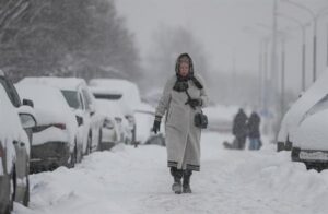 Moscú amaneció sepultada por la mayor nevada del siglo XXI