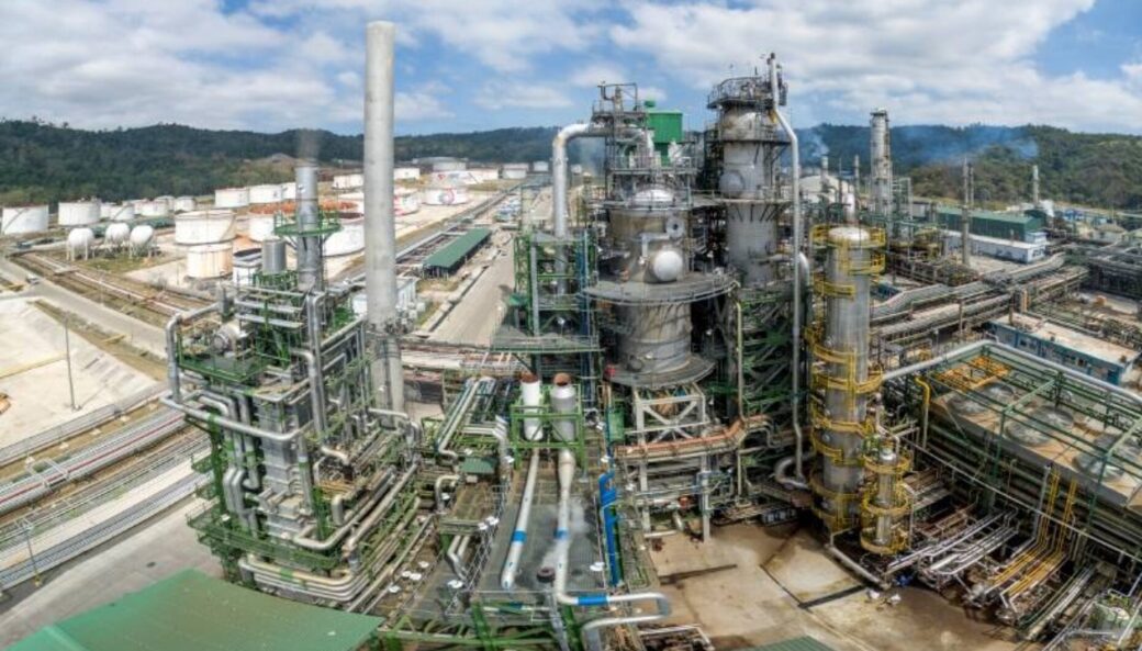 Contraloría confirmó más de $26 millones en responsabilidades civiles por irregularidades en contrato para repotenciar la Refinería de Esmeraldas