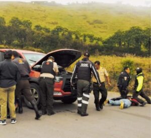 Banda dedicada al robo de vehículos atrapada tras persecución policial