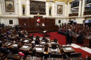 El Congreso de Perú rechaza adelantar las elecciones para octubre de 2023