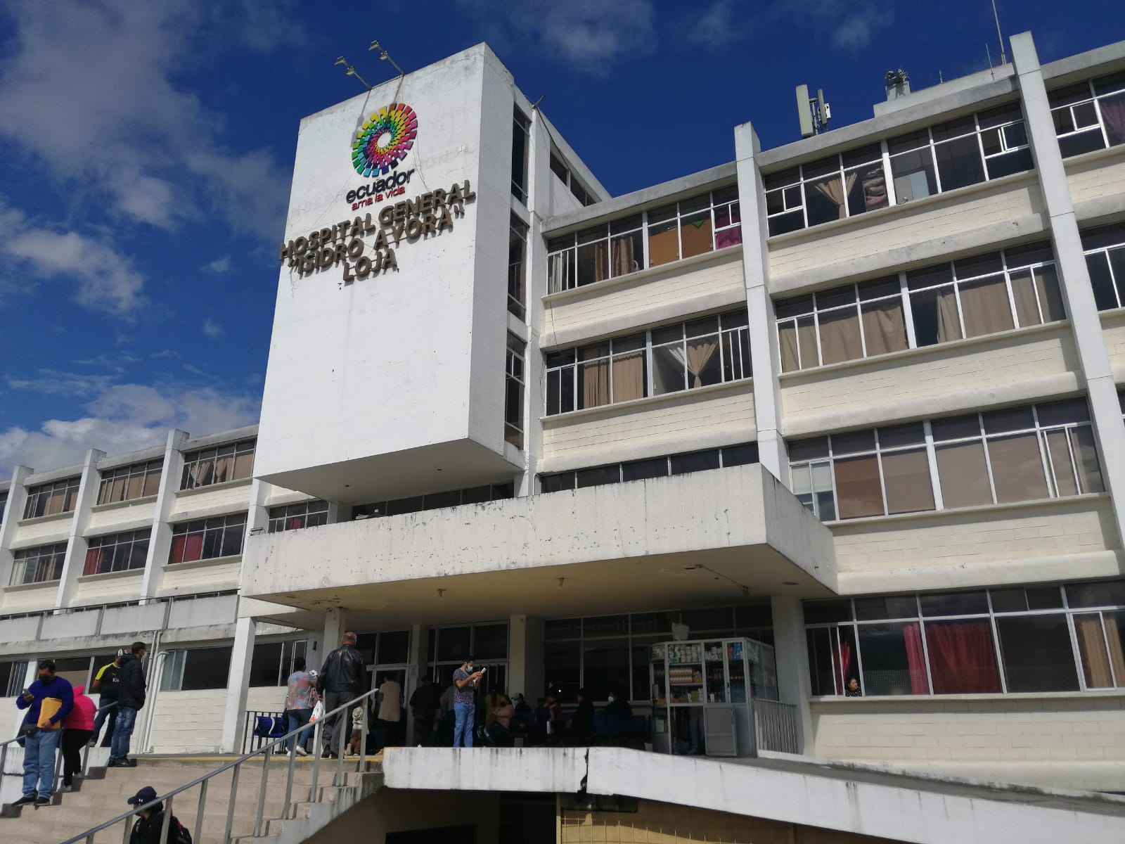 Un solo hospitalizado en UCI en los hospitales de Loja, los casos han disminuido.