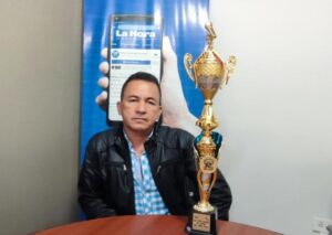 ‘Gallito rockolero’ ganó la canción del año