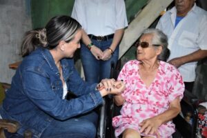Johana Núñez fortalece el trabajo social