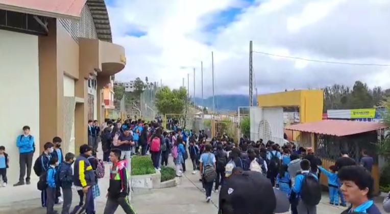 Aparente bomba en la ANT en Loja generó pánico ciudadano