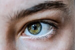 Un estudio apunta a que el blanco de los ojos de los humanos es un rasgo evolutivo relacionado con el lenguaje