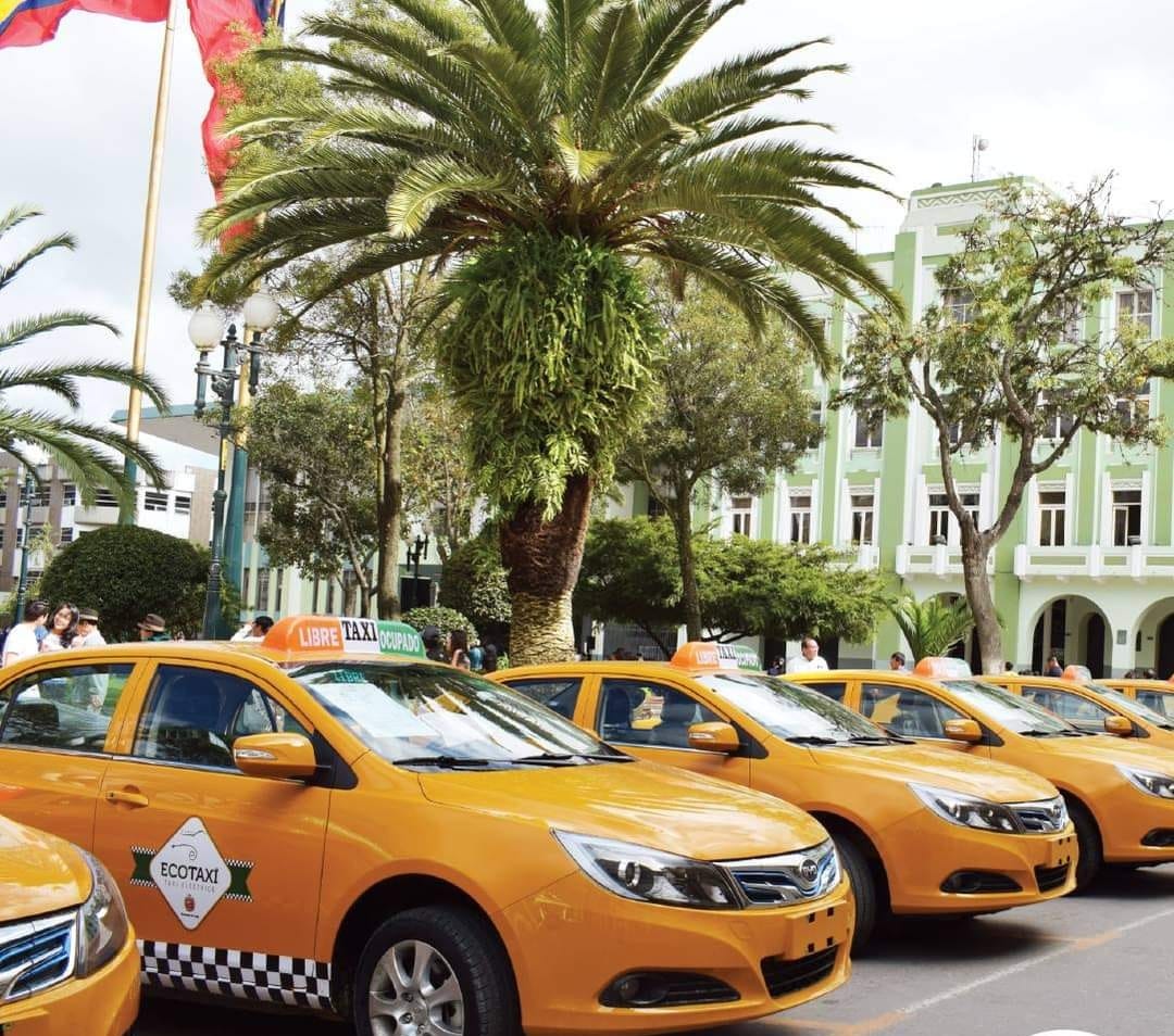 Taxis eléctricos en Loja empiezan a ser reemplazados por autos a gasolina