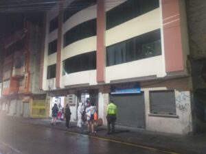 Roban una barbería en el centro de Ambato