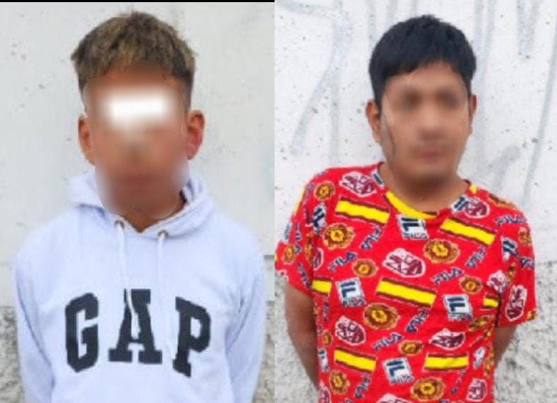 Dos delincuentes usan un arma de juguete para robar en un bus de Ambato