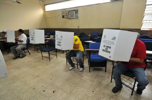 PROCESO. Los electores ejercen su derecho en las juntas receptoras del voto.