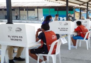 503 privados de libertad sufragan en Santo Domingo