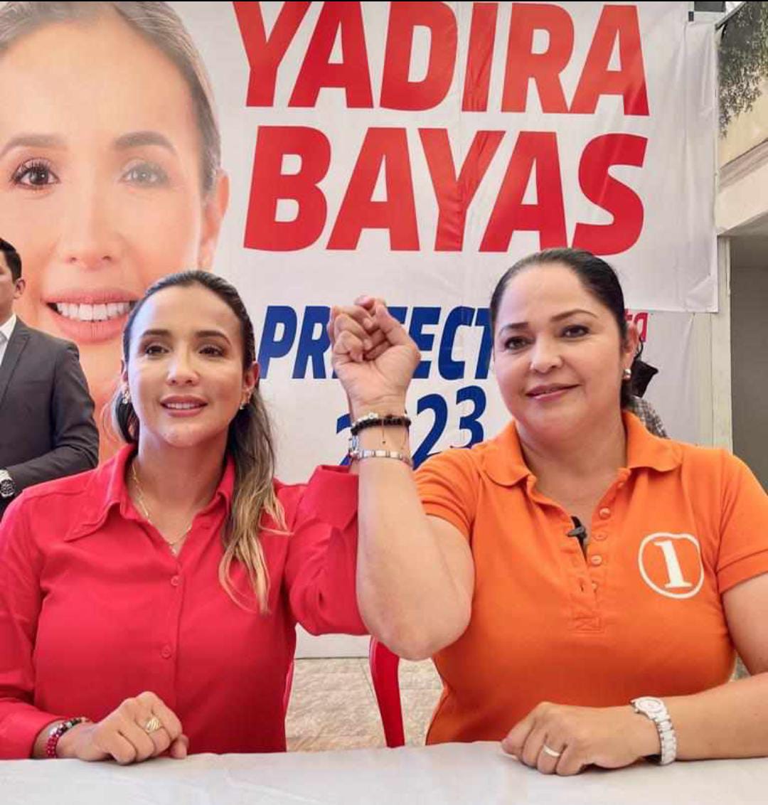 ACUERDO. Yadira Bayas apoya la candidatura de Verónica Zurita.