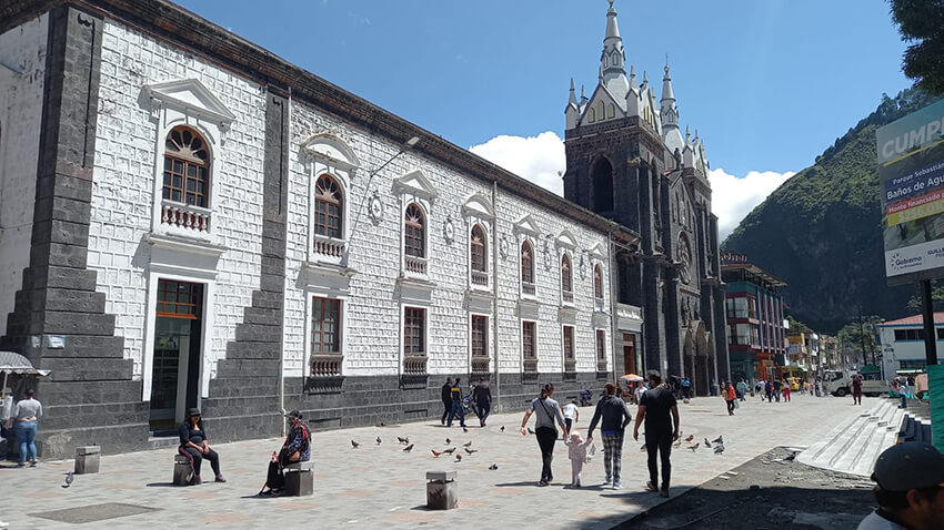 Baños es una de las ciudades más turísticas del país.