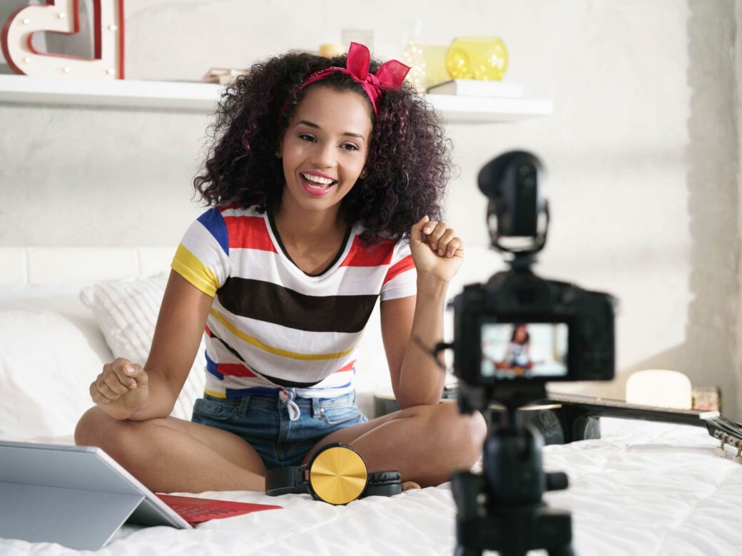 ¿Realmente el mundo de los influencers de redes sociales mueve millones de dólares en Ecuador?