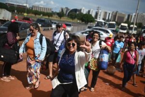 Miles de personas se empiezan a congregar para la investidura de Lula