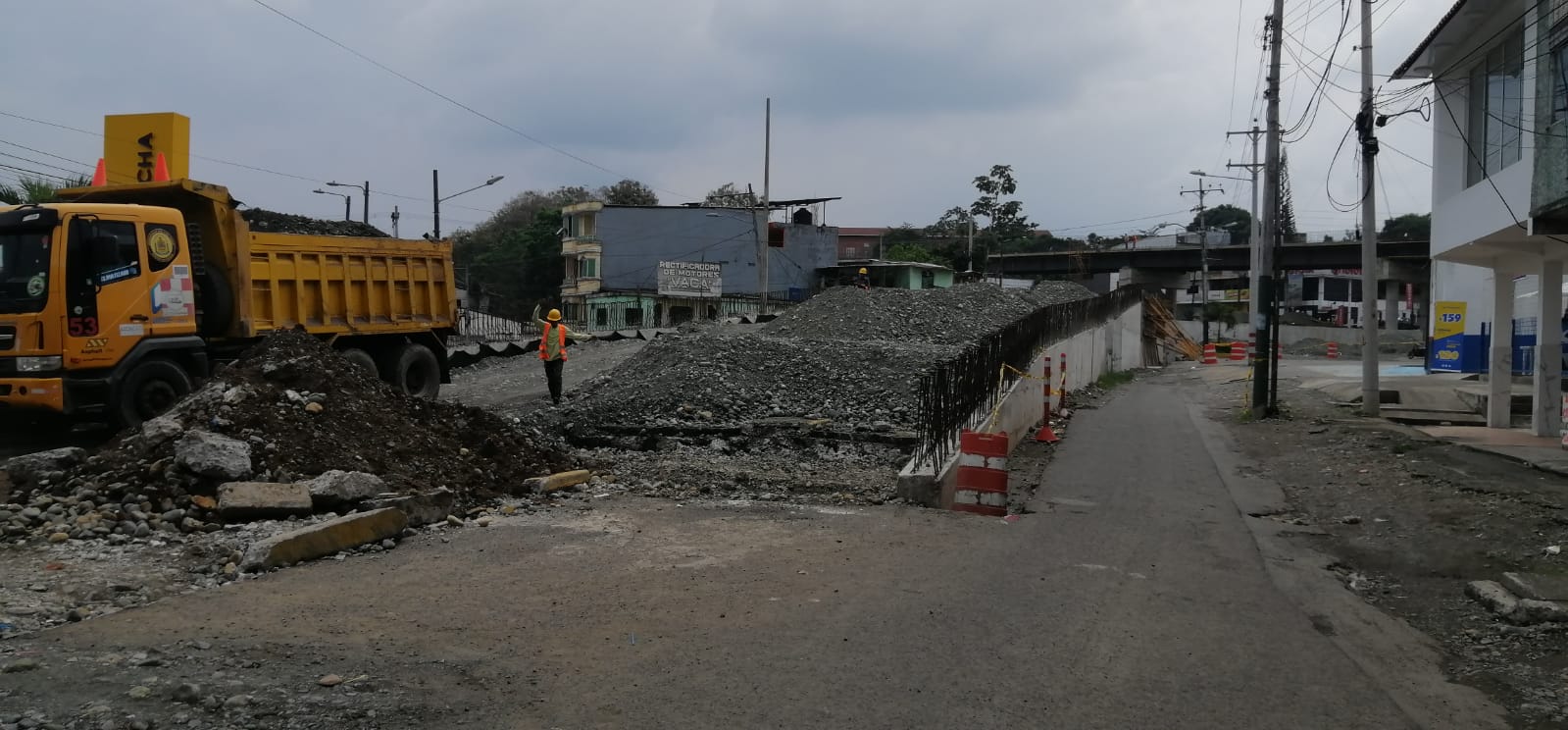 En el 2022 debió inaugurarse el puente nuevo y paso a desnivel