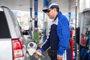 Precio sugerido para el galón de gasolina súper baja a $3,98