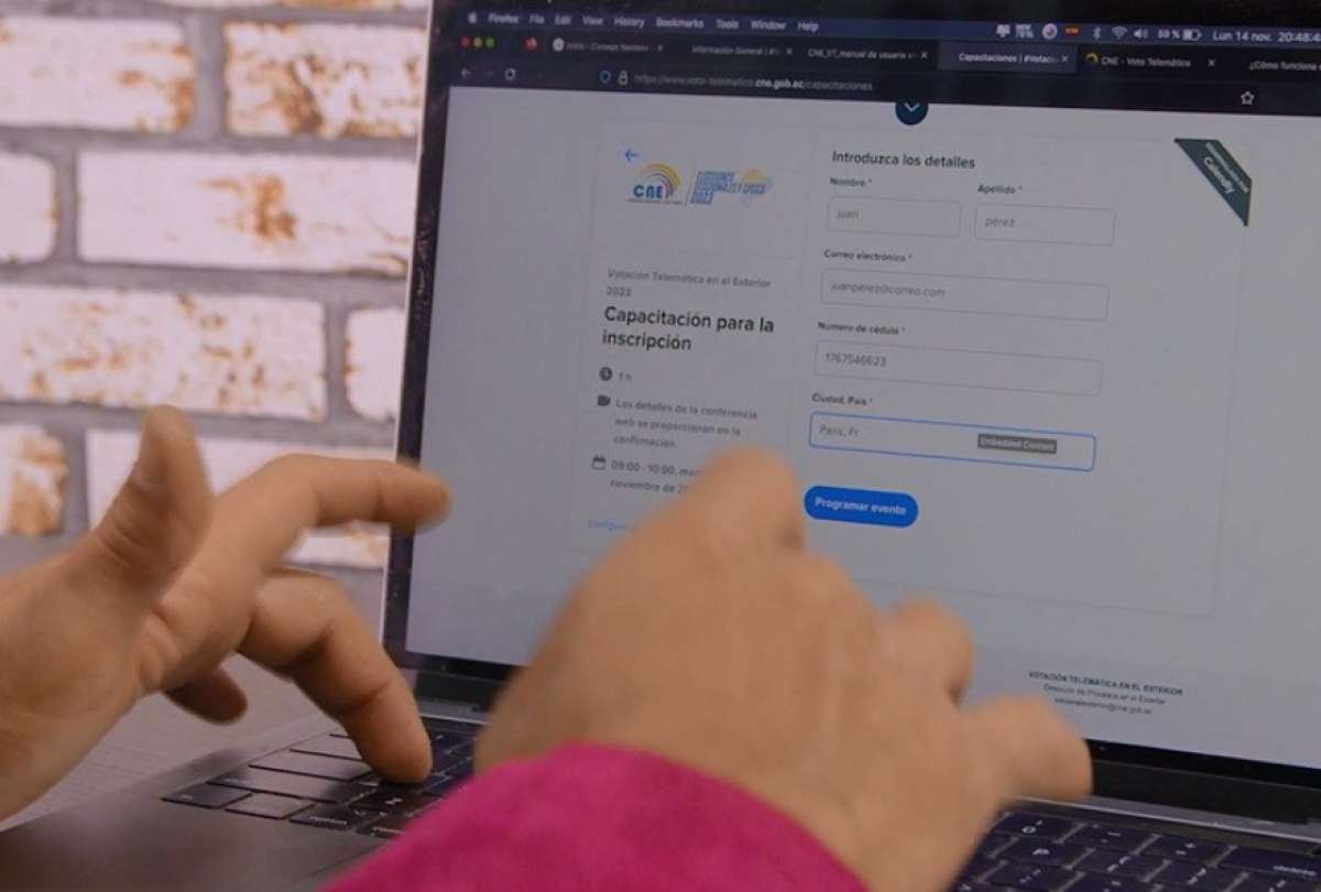 Ecuatorianos en el exterior podrán votar vía telemática