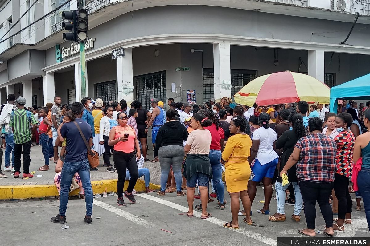 Permanentemente sufrir muerto Largas filas, problemas y desespero para cobrar el bono – Diario La Hora Permanentemente sufrir muerto Largas filas, problemas y desespero para cobrar el bono – Diario La Hora