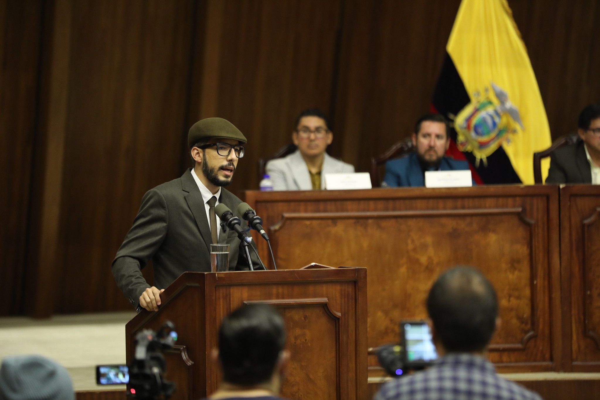 INFORME. Periodistas de La Posta entregaron documentos de su investigación a la Comisión Ocasional.