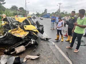 Feriado inicia con choque en la vía a Quinindé