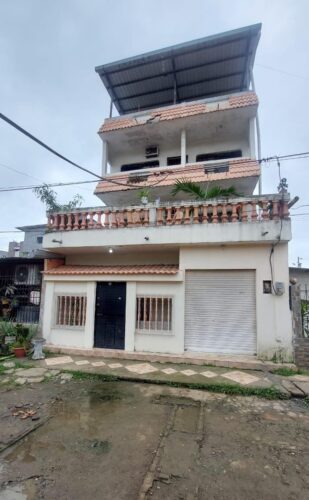 Auxiliar de enfermería aparece muerta en clínica de rehabilitación